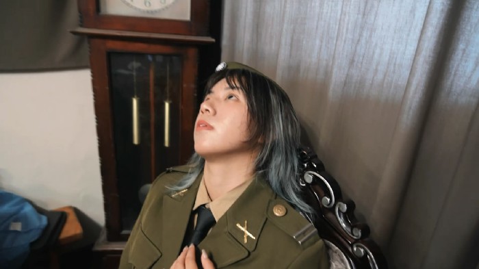 山村工作室击毙女特务十