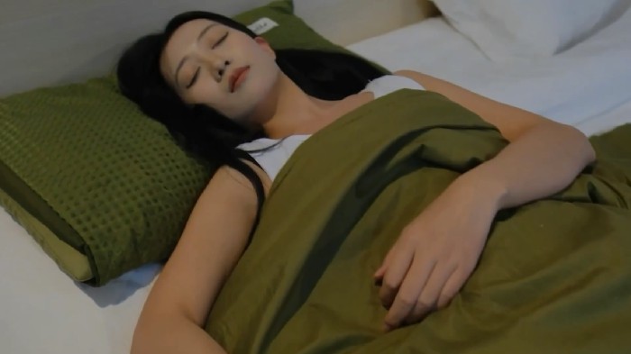 山村工作室最新集资片女狼2